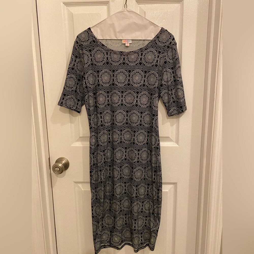 LulaRoe Julia dress size small black and white.